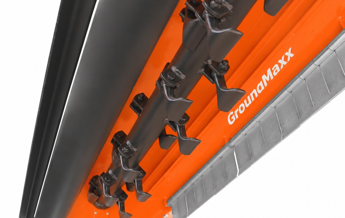 GroundMaxx LFS53 flail mower, three-quarter view of the deck and hitch