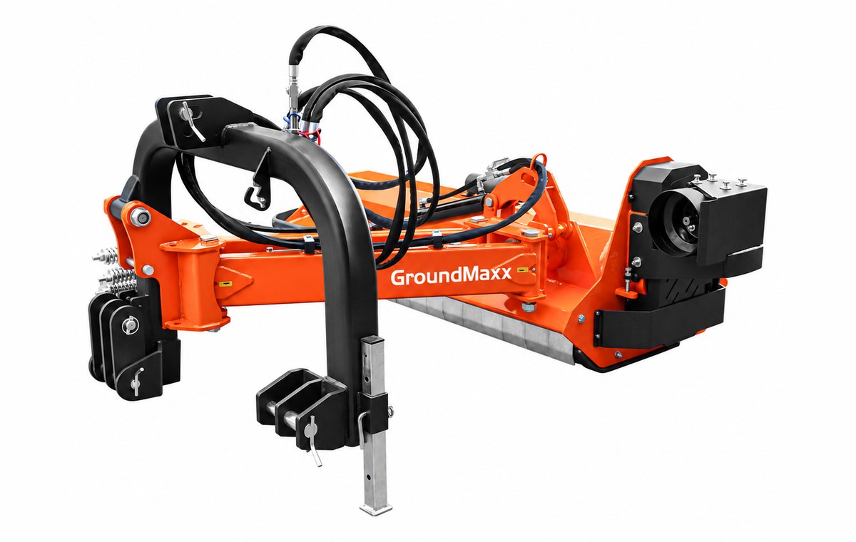 GroundMaxx VHF71 flail mower, close view of the gearbox, cutting head housing and skid shoe